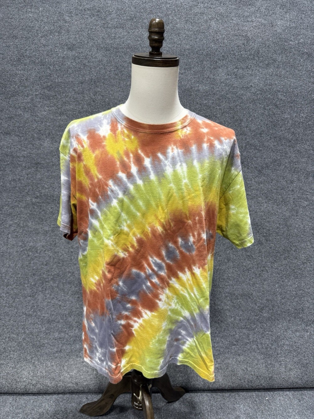 Tie Dye T-Shirt Mens XL Fruit of the Loom Heavy Cotton Multicolor Spiral Tee